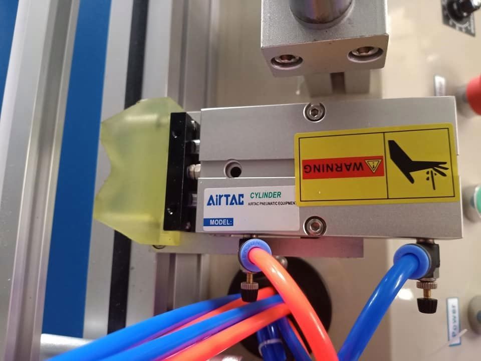 Máquina semiautomática de tapado de botellas de acero inoxidable Tipo de escritorio