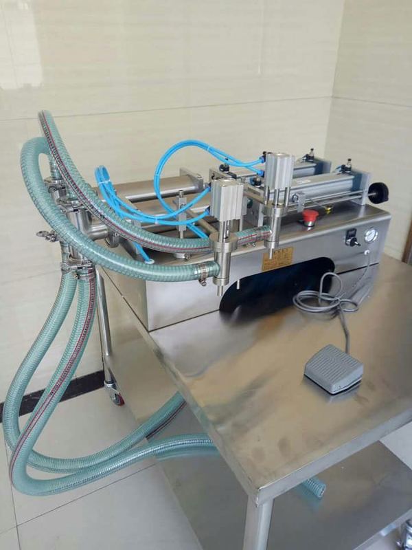 Máquina de llenado de líquido neumático de doble boquilla para llenar champú, aceite y productos químicos G1WY-2Y-500