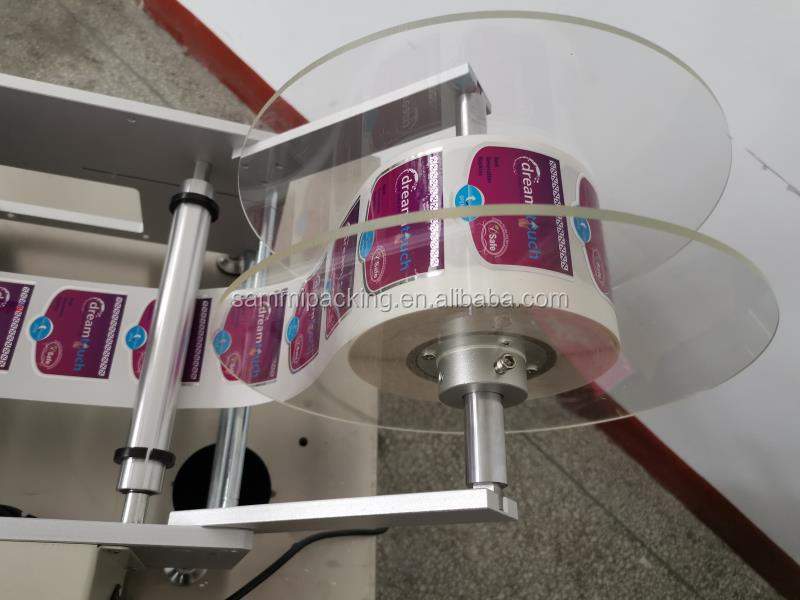 Etiquetadora de rollo de pegatinas adhesivas de doble cara semiautomática de escritorio Máquina etiquetadora de botellas de vidrio redondas pequeñas