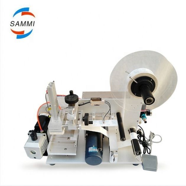 Máquina de etiquetado de botellas planas eléctricas de venta caliente, de bajo costo, adhesivos de botellas cuadradas profesionales de alta precisión