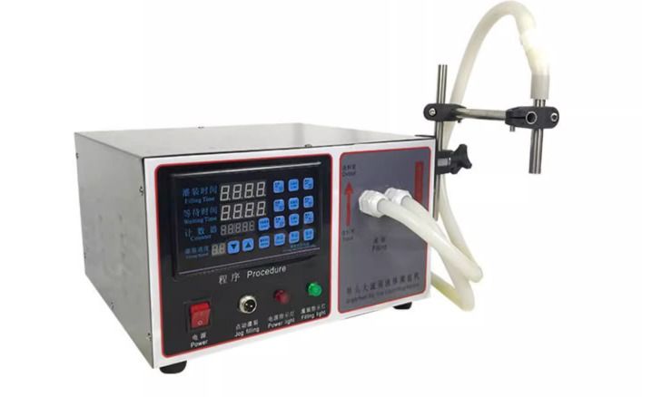 Máquina llenadora de líquidos pequeña de grado alimenticio semiautomática de acero inoxidable 304 para jugo, miel, aceite, agua con gas 17L/min